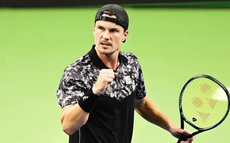 Fucsovics vs Carabelli: